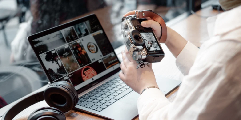 Selling your photos online for passive income in 2025